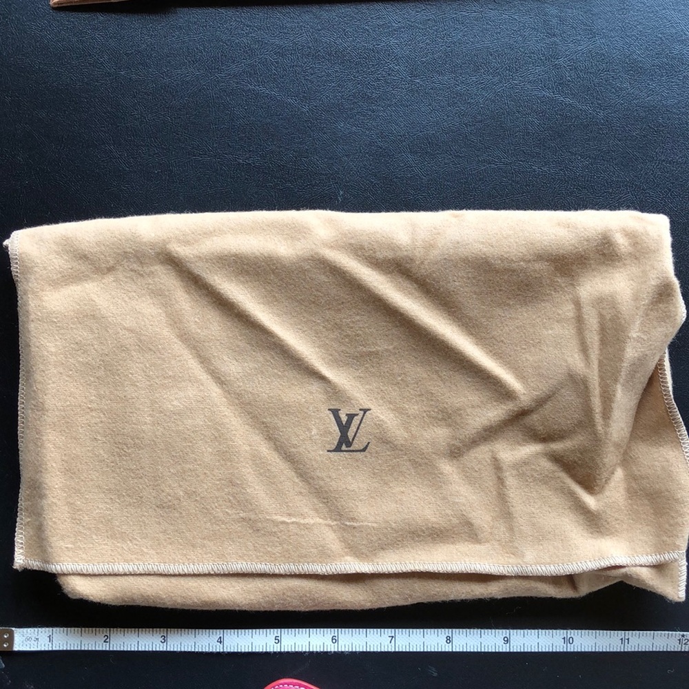 Louis Vuitton wallet accessory dust bag
